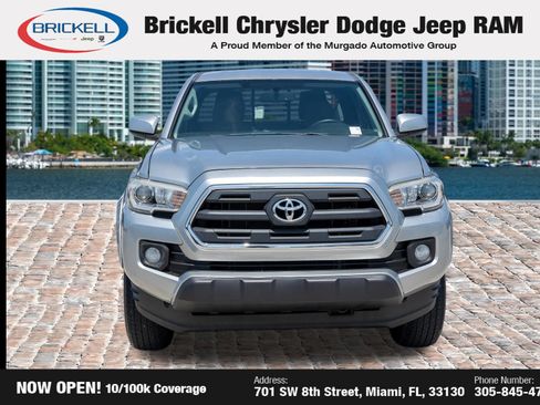 Used 2017 Toyota Tacoma SR5 RWD image 2