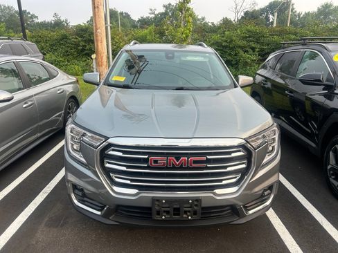 Used 2023 GMC Terrain SLT w/ LPO, Floor Liner Package AWD/4WD image 1