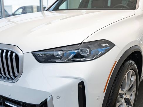 New 2026 BMW X5 xDrive50e AWD/4WD image 8