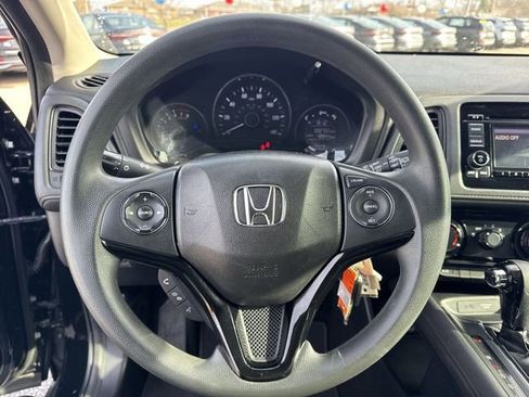 Used 2018 Honda HR-V LX image 16