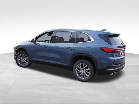 Used 2025 Buick Enclave Preferred AWD/4WD image 8