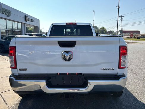 Used 2024 RAM 3500 Tradesman w/ Chrome Appearance Group AWD/4WD image 11