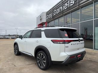 New 2026 Nissan Pathfinder Platinum video 2