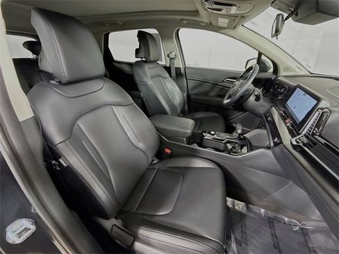 Certified 2025 Kia Sportage EX w/ Premium Package image 31
