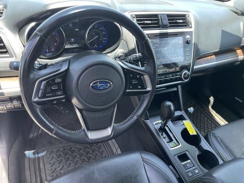Used 2018 Subaru Outback 2.5i Limited AWD/4WD image 11