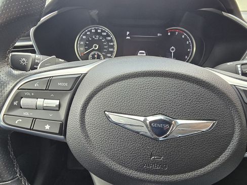 Used 2023 Genesis G70 2.0T image 15