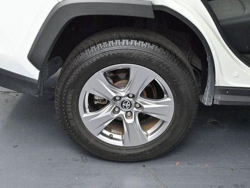 Used 2022 Toyota RAV4 XLE AWD/4WD image 34