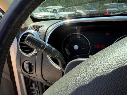 Used 2010 Ford Explorer XLT RWD image 20