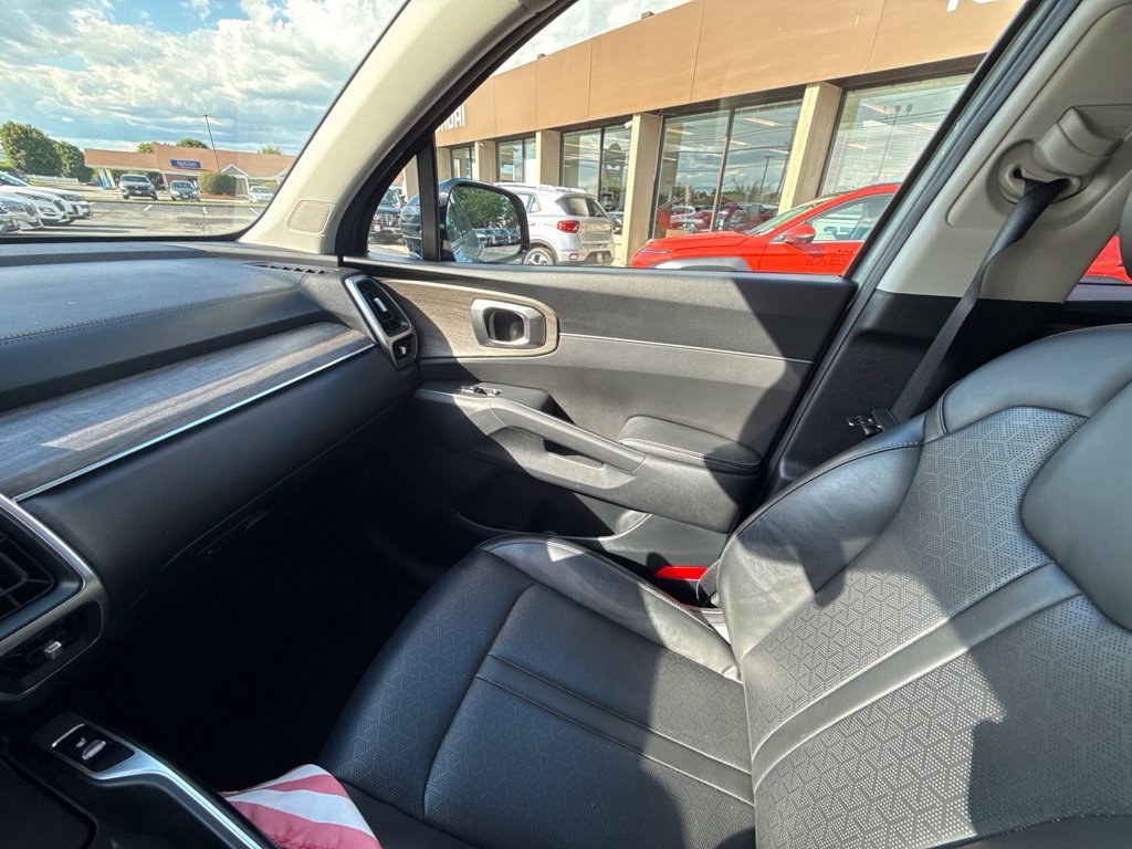 Used 2023 Kia Sorento S w/ Panoramic Sunroof Package AWD/4WD image 26