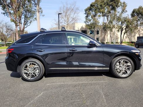 Used 2023 Genesis GV70 2.5T w/ Select Package image 6