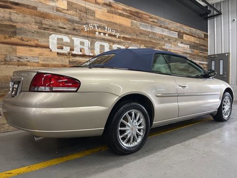 Used 2002 Chrysler Sebring Limited image 36