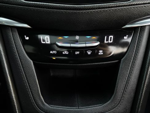 Used 2020 Cadillac XT5 Premium Luxury image 32