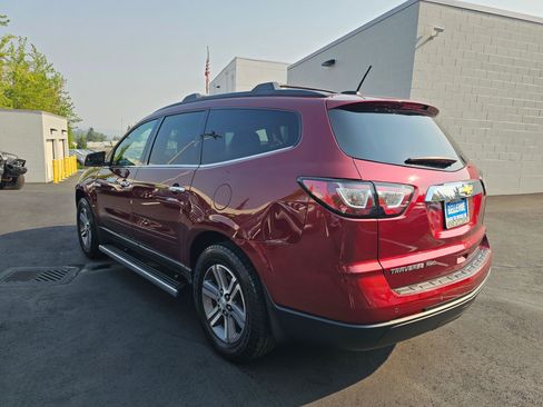 Used 2017 Chevrolet Traverse LT AWD/4WD image 5