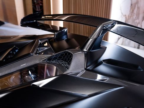 Used 2021 Lamborghini Aventador SVJ image 15