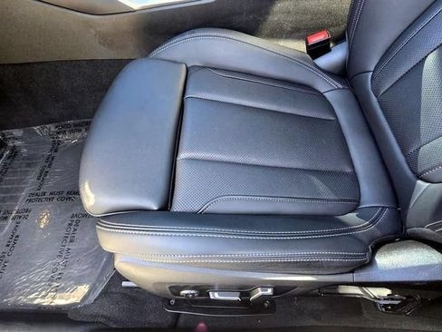 Used 2025 BMW 330i Sedan RWD image 18