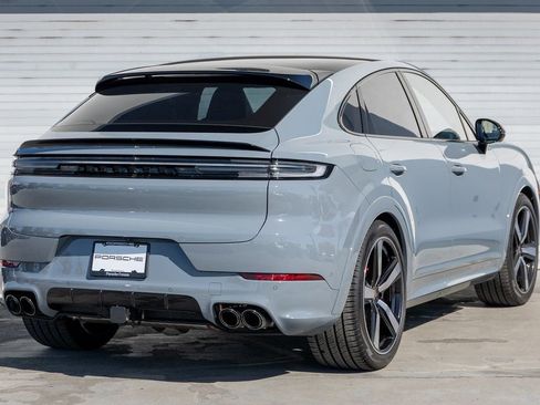 Certified 2025 Porsche Cayenne GTS image 7