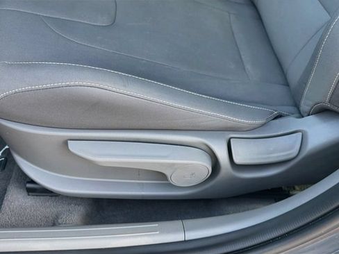 Certified 2025 Hyundai Elantra SEL FWD image 20
