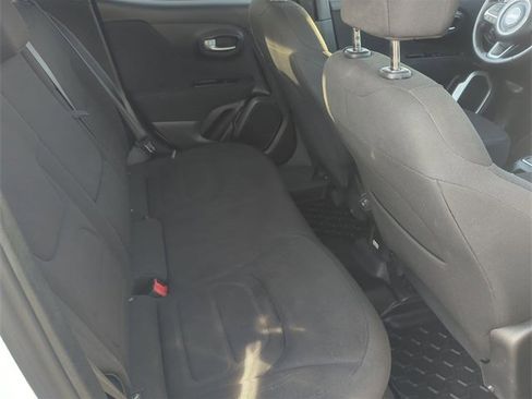 Used 2020 Jeep Renegade Latitude w/ Cold Weather Group image 24