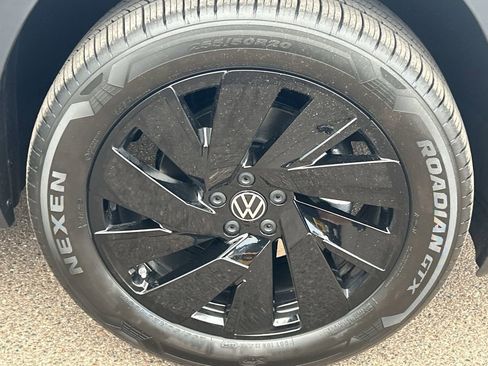 New 2026 Volkswagen Atlas SE FWD image 6