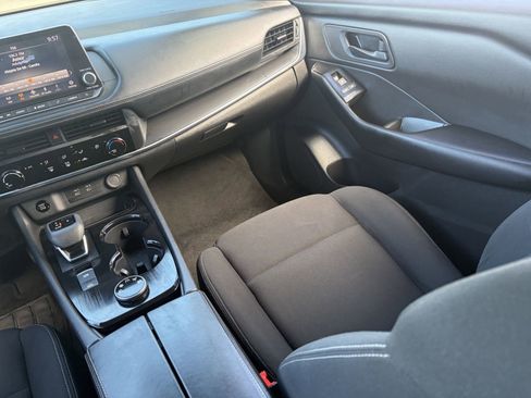 Used 2024 Nissan Rogue S image 17