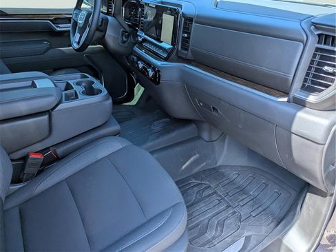 New 2025 GMC Sierra 1500 Elevation image 17