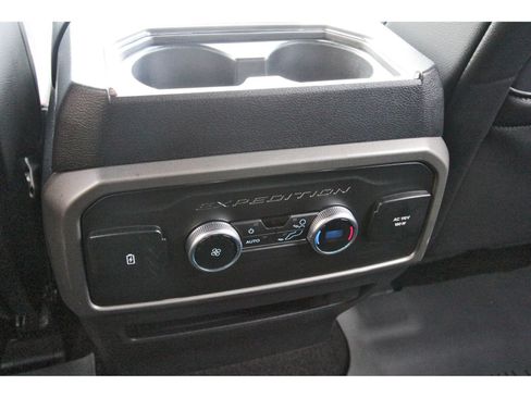 Used 2021 Ford Expedition XLT RWD image 16