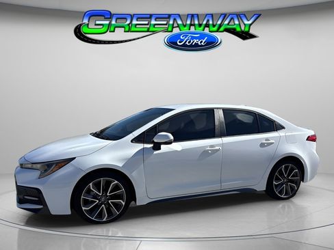 Used 2021 Toyota Corolla SE image 1