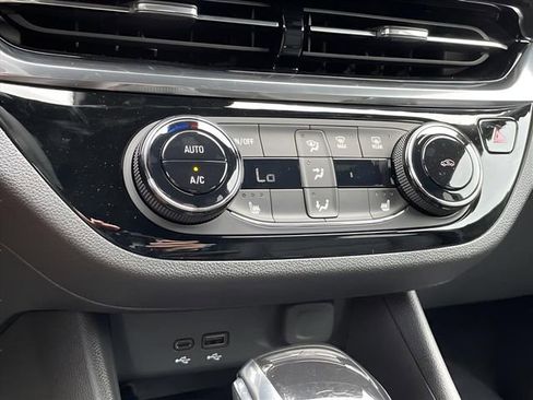 Certified 2024 Buick Envista Sport Touring w/ Convenience I Package image 17