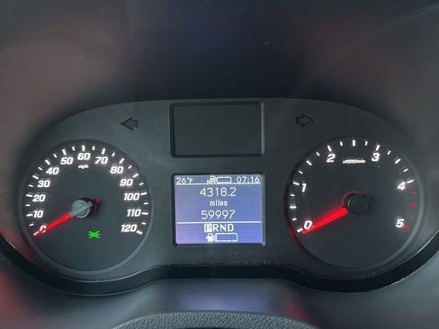 Used 2019 Mercedes-Benz Sprinter 144 image 9