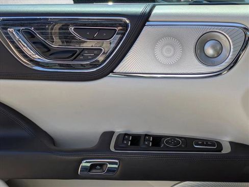 Used 2018 Lincoln Continental Black Label w/ Rear-seat Package image 14