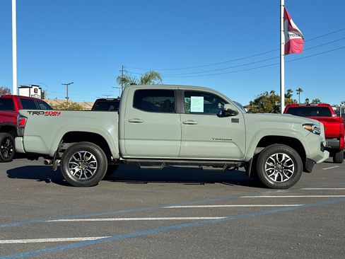 Used 2022 Toyota Tacoma TRD Sport image 6