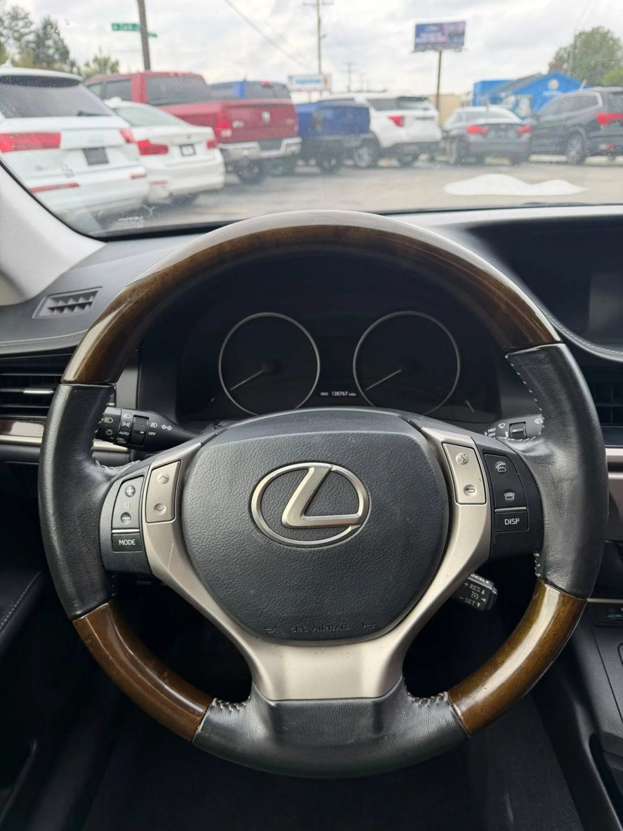 Used 2013 Lexus ES 350 w/ Luxury Pkg FWD image 10
