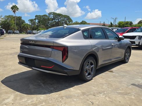 New 2026 Kia K4 FWD image 8