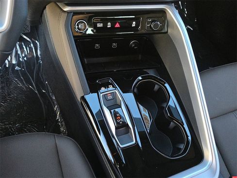 New 2025 Audi Q5 Premium image 28
