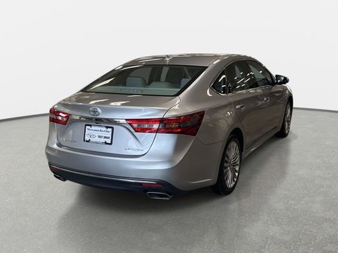 Used 2017 Toyota Avalon Limited w/ Carpet Mat Package image 5