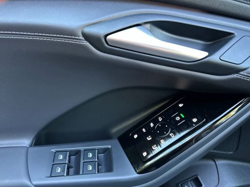 Used 2025 Audi Q6 e-tron Premium w/ Convenience Package image 12