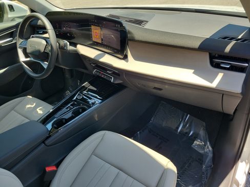 New 2026 Audi Q3 quattro 2.0T AWD/4WD image 11