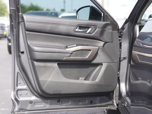 Used 2024 Nissan Pathfinder Platinum FWD image 31