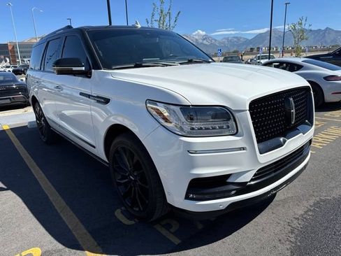 Used 2021 Lincoln Navigator Reserve w/ Luxury Package AWD/4WD image 2