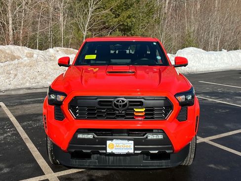 Used 2024 Toyota Tacoma TRD Sport w/ TRD Sport Premium Package image 8