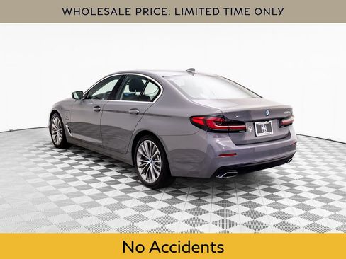 Used 2022 BMW 530e xDrive image 3