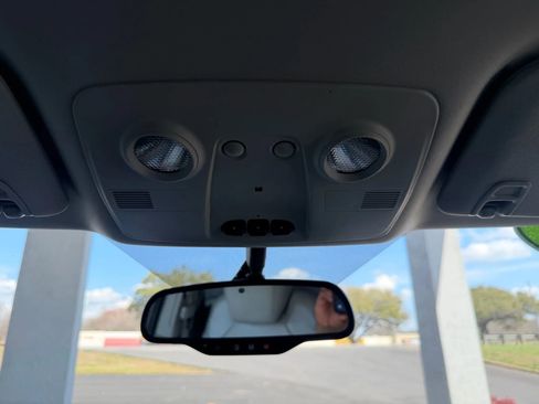 Used 2016 GMC Acadia SLT image 19