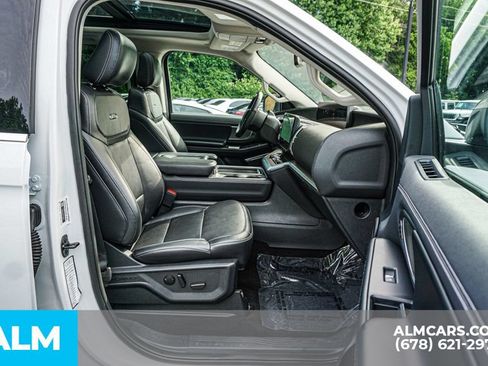 Used 2025 Ford Expedition Platinum AWD/4WD image 24