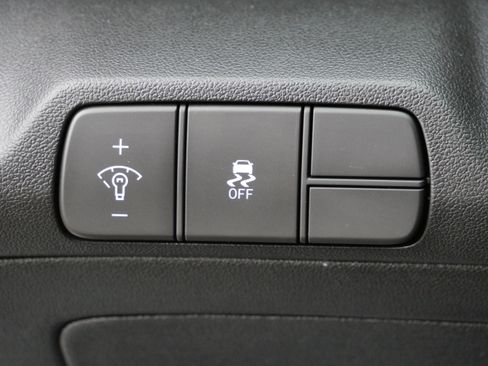 Certified 2025 Hyundai Elantra Sport image 21