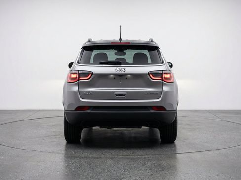 Used 2025 Jeep Compass Limited AWD/4WD image 7