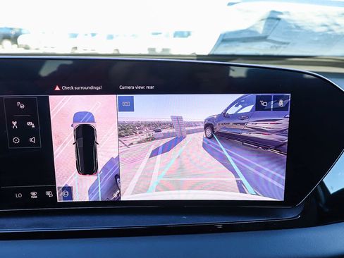 New 2025 Audi Q6 e-tron Premium Plus image 33