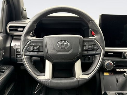 Used 2025 Toyota 4Runner TRD Off-Road Premium AWD/4WD image 12