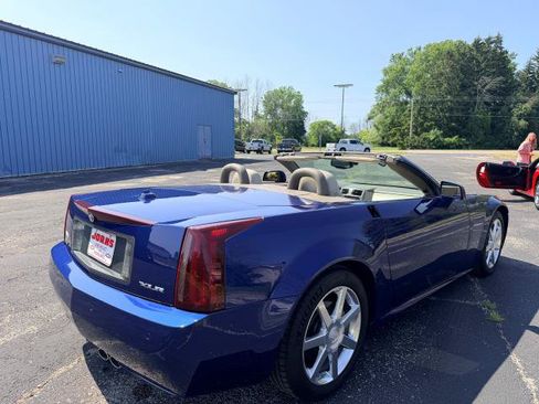 Used 2005 Cadillac XLR RWD image 9
