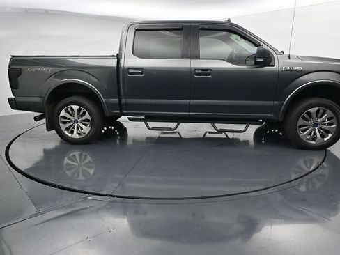 Used 2018 Ford F150 XLT w/ Equipment Group 302A Luxury AWD/4WD image 9