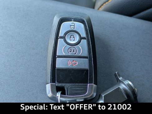 Used 2023 Ford Bronco Badlands image 32